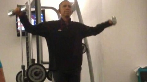Obama idman edərkən görüntüləndi - VİDEO