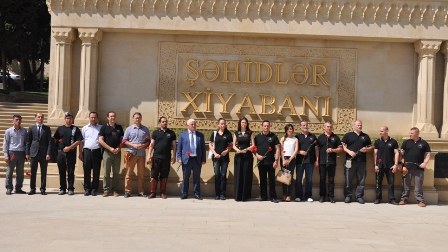 Macar jurnalistlər Qız Qalasına çıxıblar-FOTO
