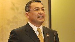 Rövşən Rzayev: “Çox sayda erməni Azərbaycanda yaşamaq üçün müraciət edir” 