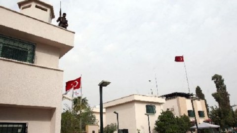 Türkiyənin Mosuldakı konsulu girov götürülüb