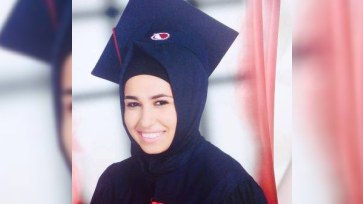 Azərbaycanlı deputatın qızı Kiprdə ali məktəb bitirdi - FOTO
