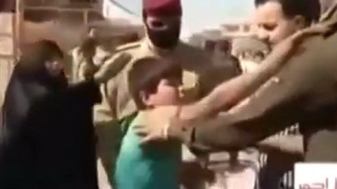 Azyaşlının "İŞİD" terrorçusuna ürəkağrıdan sualı: "Nə üçün anamı, atamı öldürdün?" - VİDEO