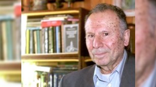 Məşhur yazar Yazıçılar Birliyindən istefa verdi 