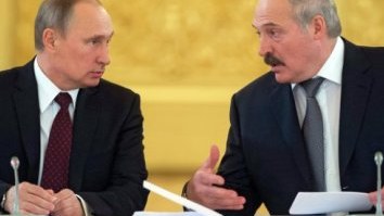 Lukaşenkodan Putinə XƏBƏRDARLIQ: “Heç kim bizim ölkəyə tank yeridə bilməz”