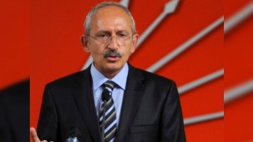 CHP-də İhsanoğlu qalmaqalı istefalara səbəb oldu 