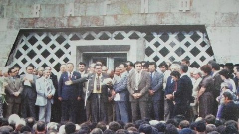 “Qarabağ fotolarda” – Heydər Əliyevin erməni rəhbərə sərt irad tutduğu GÖRÜŞ