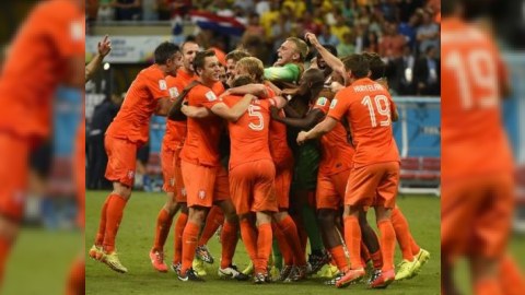 Dünya Çempionatı-2014: Hollandiya güclə yarımfinala çıxdı