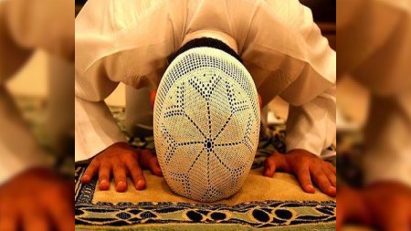 Namaz otağından ibadət tabusuna    