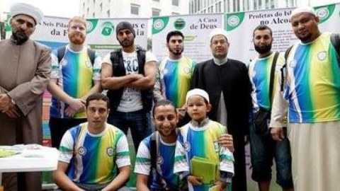 Dünya Çempionatına gəlib müsəlman oldular 