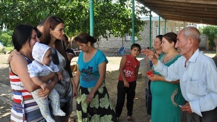 Qənirə Paşayeva seçiciləri ilə görüşüb və müzakirələr aparıb - FOTOLAR