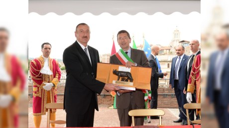 İlham Əliyev İtaliya jurnalistlərinə müsahibə verdi – FOTOLAR 