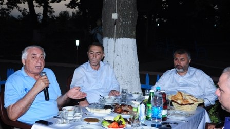 Deputatla görüş-söhbət iftar süfrəsi ilə sona çatdı - FOTO