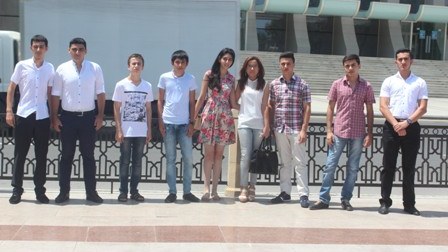 700 bal toplamış tələbələr deputatlarla GÖRÜŞDÜ - FOTOLAR