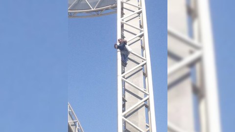 “Koroğlu” stansiyasının yaxınlığındakı körpüdə intihara cəhdin qarşısı alınıb - YENİLƏNİB