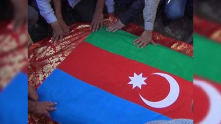 Şəhidlərimizdən daha 2-si torpağa tapşırılıb 