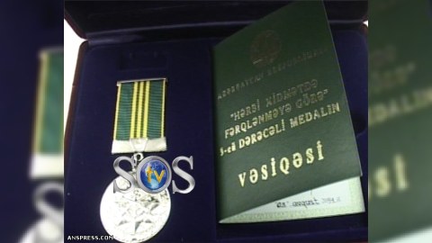 Medal şəhidin atasına təqdim edildi -  FOTO