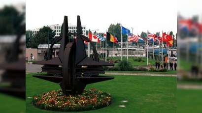 NATO Azərbaycan-Ermənistan arasında gərginlikdən narahatdır