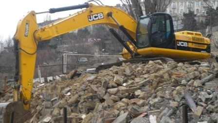 Yasamal İcra Hakimiyyəti: “"Sovetski"də narazı sakinin evi sökülə bilməz” - AÇIQLAMA 