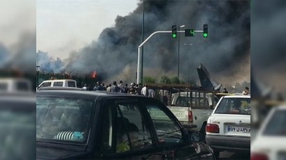 Tehranda sərnişin təyyarəsi qəzaya uğradı: 40 nəfər öldü