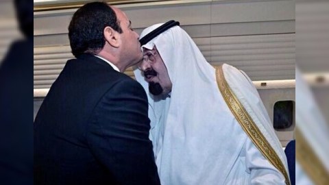 Prezident kralın alnından öpdü - FOTO
