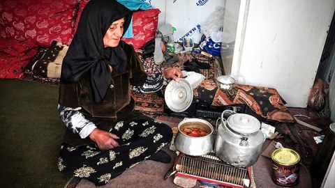 Şərqi Azərbaycanda zəlzələ qurbanları normal yaşayışa hələ də dönməyib - FOTOLAR