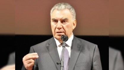 Əli Həsənov səs-küy doğuran narkotik məsələsinə görə qapalı toplantı keçirdi