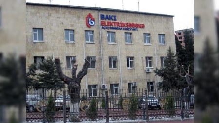 “Bakıelektrikşəbəkə”: “İsti havada işçilər xüsusi geyim geyinir”   