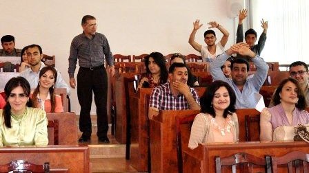 “Yaradıcılıq fakültəsini bitirən diplom yox, şəhadətnamə alır” - Slavyan Universiteti