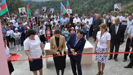 Deputat  ön cəbhədə məktəbin açılışında olub - FOTO