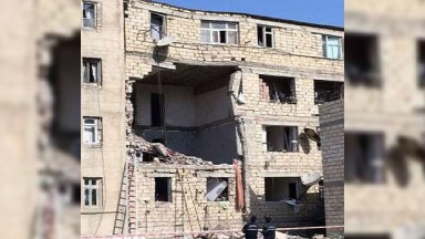 Xırdalandakı bina uçqunu altında bir uşağın meyiti qalıb - 11 nəfər çıxarılıb