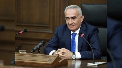 Erməni spiker deputatlara “xox” gəldi