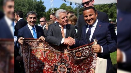 Azərbaycandan olan QHT rəhbərləri Almaniya prezidenti ilə görüşüb - FOTO