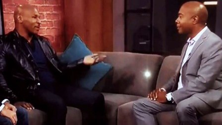 Tayson teleaparıcını birbaşa efirdə söydü