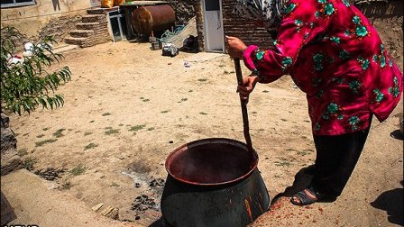 Azərbaycanlı qızların toxuduğu Hərgilan xalçaları – FOTOLAR