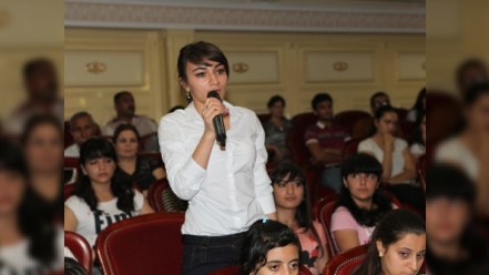 BDU-da fakültə dekanları I kurs tələbələrilə görüşdülər