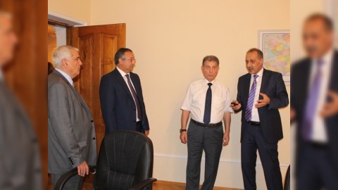 Oktay Səmədov AMEA prezidentinə Bilik Fondunun layihələrini açıqladı