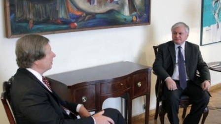 Uorlik Nalbandyanla Qarabağı müzakirə etdi 