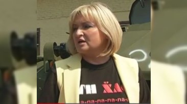 Ukraynada partiya sədrinin arvadını zibil yeşiyinə atmaq istədilər