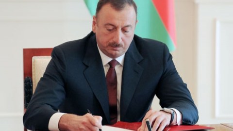 Hüquq müdafiəçiləri əfv üçün Prezidentə müraciət etdilər