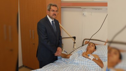 Türkiyəli millət vəkili azərbaycanlı yaralı əsgərləri ziyarət edib - FOTO