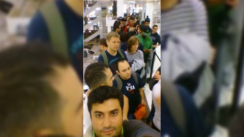 Bakılı oğlan “İPhone 6” telefonu almaq üçün ABŞ-a gedib - FOTO