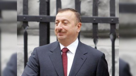 Prezident terminalın açılışında oldu 