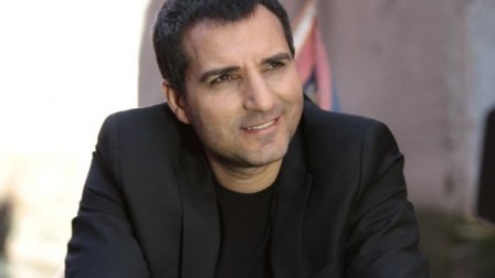 Rafet El Roman soyadını dəyişdirdi