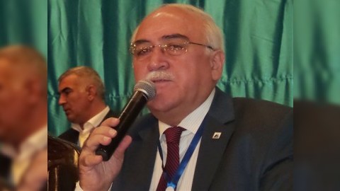 İsa Qəmbər qurultayda son dəfə hesabat verdi