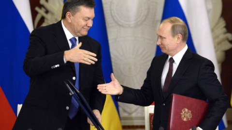 Putin Yanukoviçə Rusiya vətəndaşlığı verib