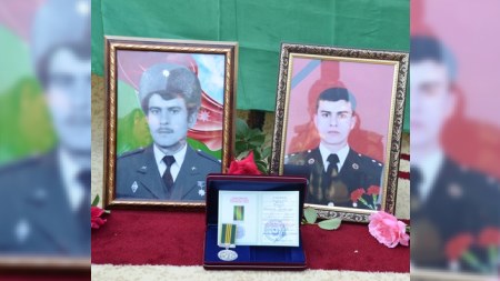 Şəhid leytenantın medalı ailəsinə verildi - FOTOLAR