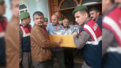 Düşmənlərini məsciddə güllələdi 