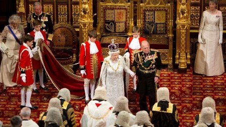  Kraliçanın icazə ilə gələ bildiyi Britaniya parlamentinin binası - FOTOLAR
