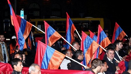 Yerevan çalxalandı - xalq Sərkisyandan istefa tələb etdi - FOTOLAR