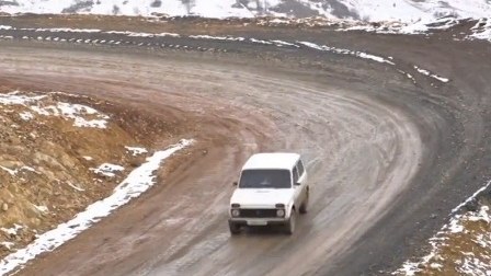 Ermənilər Qarabağı Ermənistana birləşdirən ikinci yolu TİKİRLƏR - VİDEO